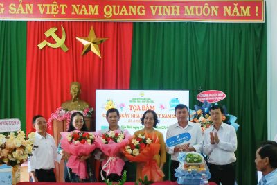 Buổi tọa đàm ý nghĩa của Trường THCS Nguyễn Trãi huyện Đắk Song nhân kỷ niệm 42 năm ngày Nhà giáo Việt Nam 20/11